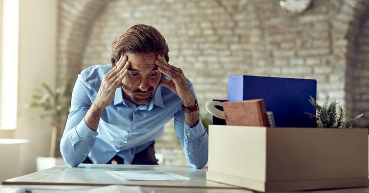 Perbedaan Antara Beda Layoff, PHK, dan Dipecat